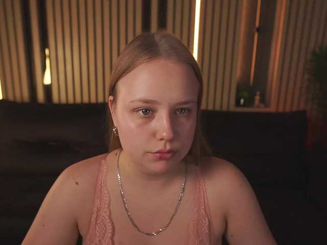 CrystallPaws live cam on BongaCams