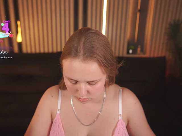 CrystallPaws — live female cam