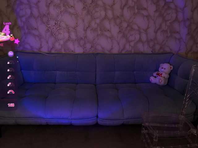 CrystallPaws's BongaCams show and profile