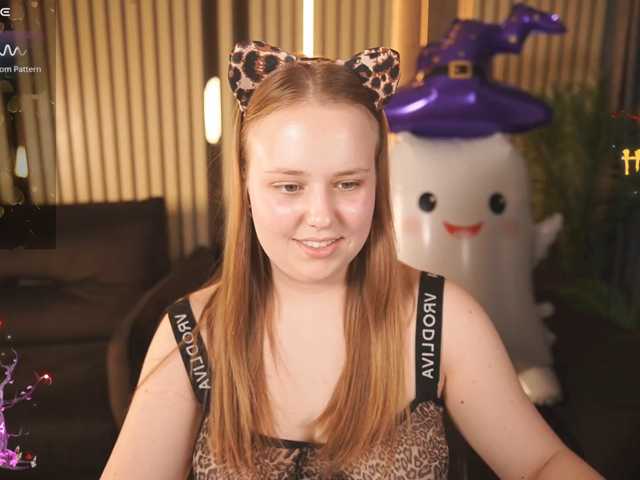 CrystallPaws live cam preview