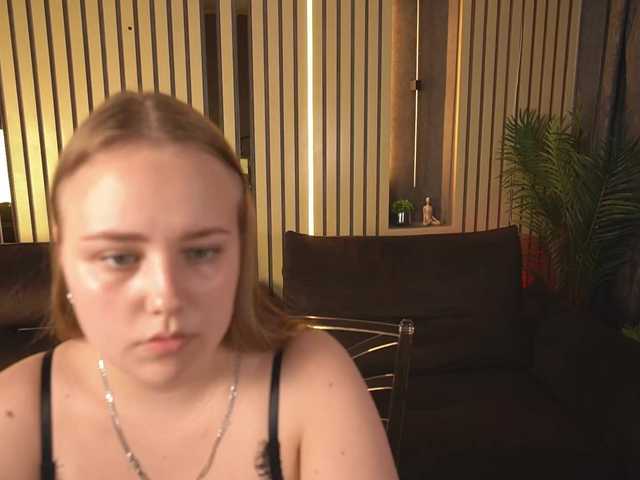 CrystallPaws live cam on BongaCams