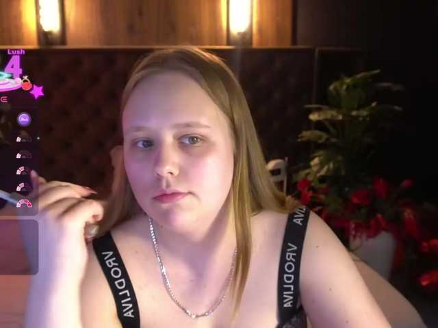 CrystallPaws's BongaCams show and profile