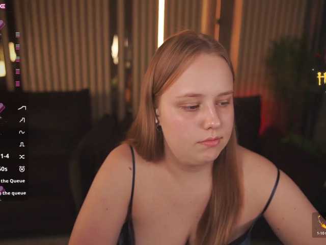Crystallpaws live cam