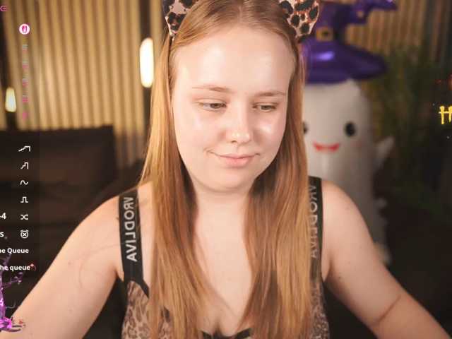 CrystallPaws live cam preview