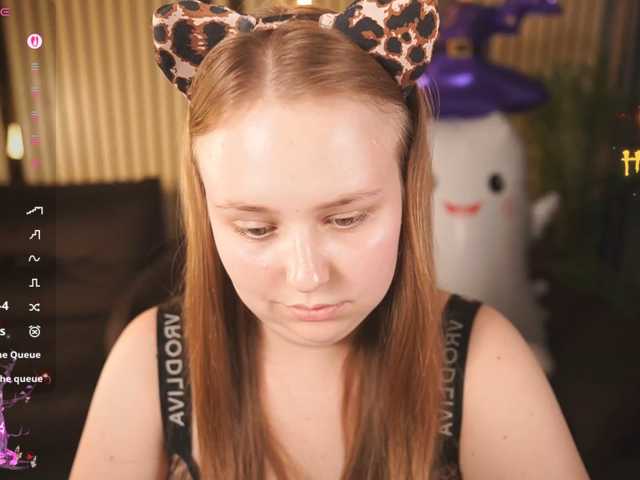 CrystallPaws live cam preview