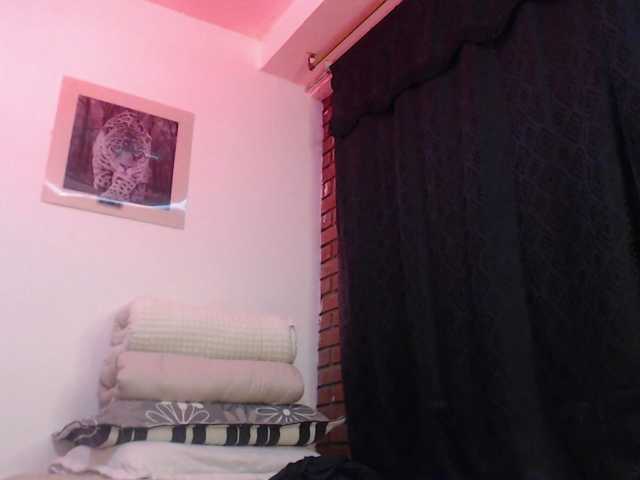 alicehorny, en directo ahora en BongaCams
