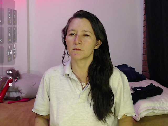 alicehorny live cam on BongaCams