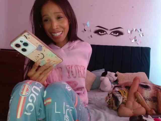 Keylertrue18 webcam