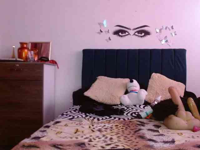 Keylertrue18 webcam