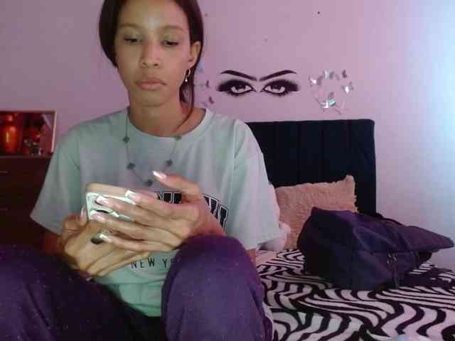 Keylertrue18 webcam