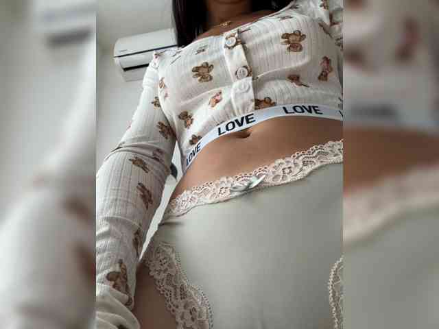 Model: -little--minxxx-