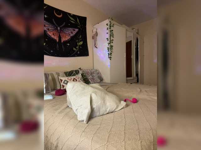 reyniri live cam on BongaCams