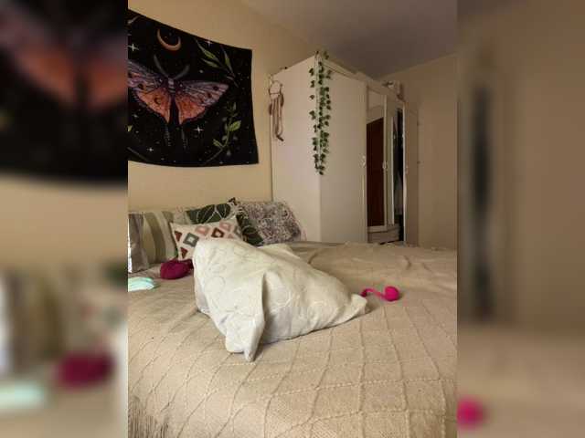 reyniri live cam on BongaCams
