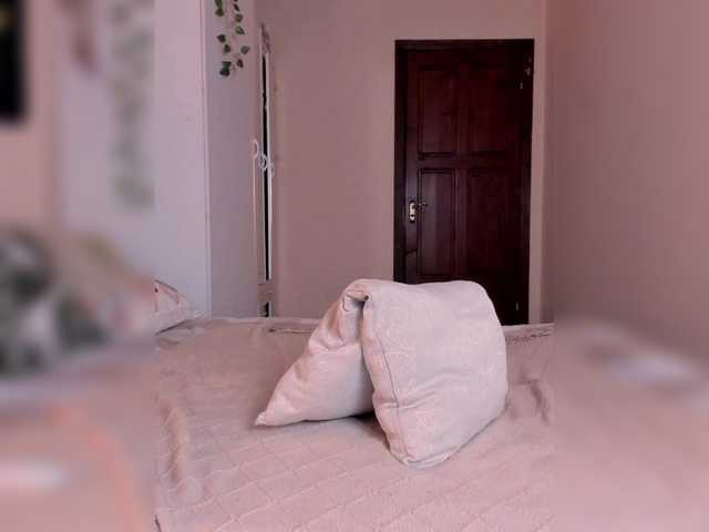 reyniri live cam on BongaCams