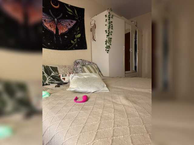 reyniri live cam on BongaCams