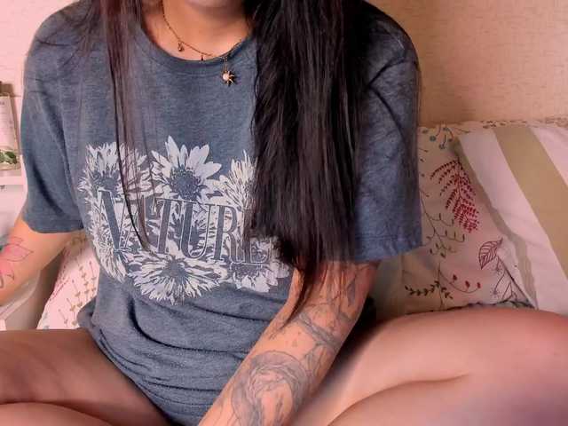 reyniri live cam on BongaCams