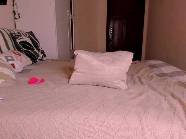 reyniri live cam on BongaCams