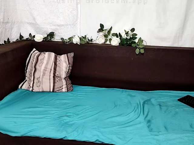 AmelieAndJames0919 live cam on BongaCams