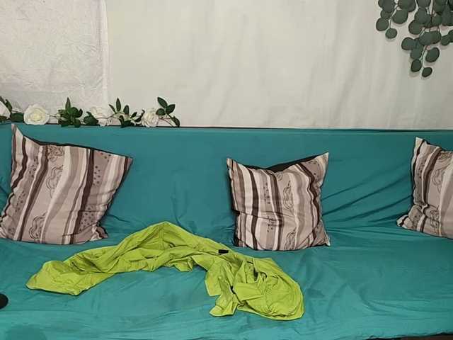 AmelieAndJames0919 live cam