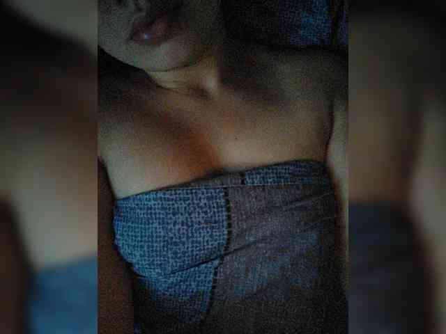 Brown_Eyes webcam
