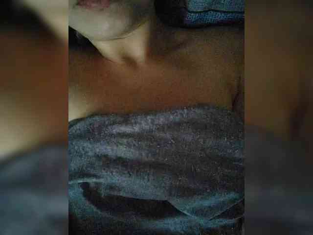 Brown_Eyes webcam