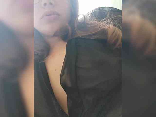Brown_Eyes webcam