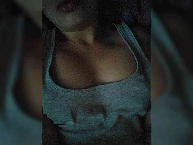 Brown_Eyes webcam