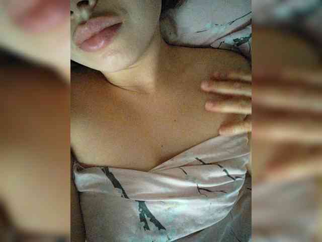 Brown_Eyes webcam