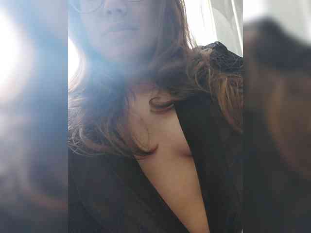 Brown_Eyes webcam