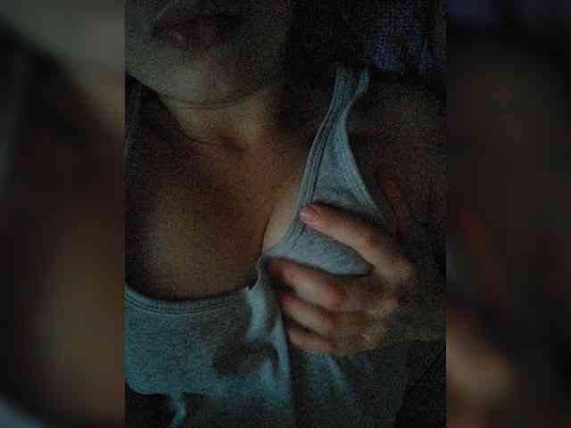 Brown_Eyes webcam