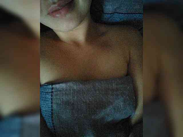 Brown_Eyes webcam