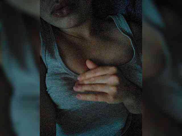 Brown_Eyes webcam
