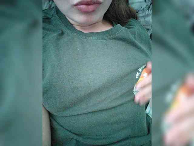Brown_Eyes webcam