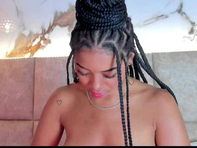 KarolBlanco live cam on BongaCams