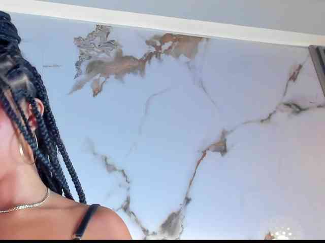 Model: KarolBlanco