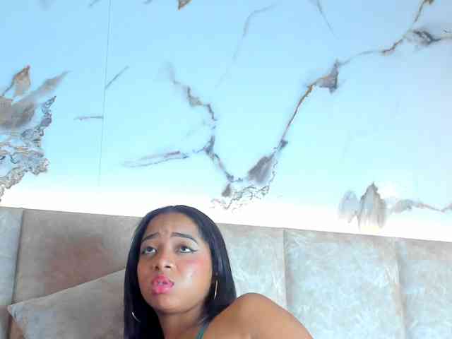 Model: KarolBlanco