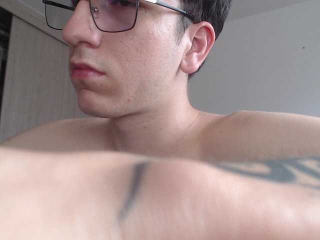 younewMaster live webcam show