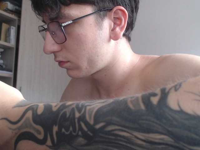younewMaster live webcam show
