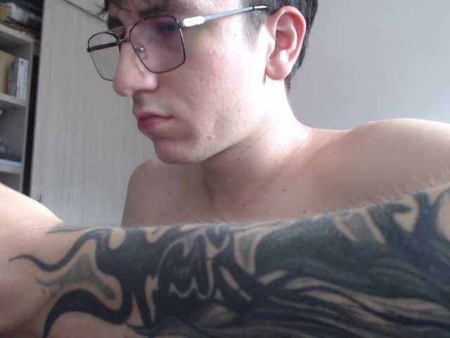 younewMaster live webcam show