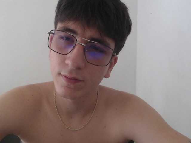 younewMaster live webcam show