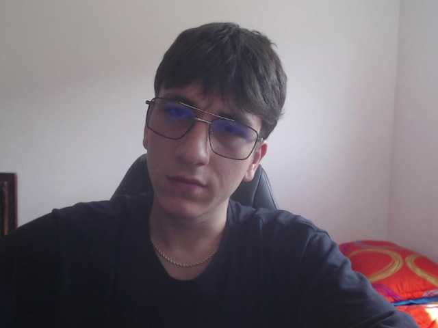 younewMaster live webcam show