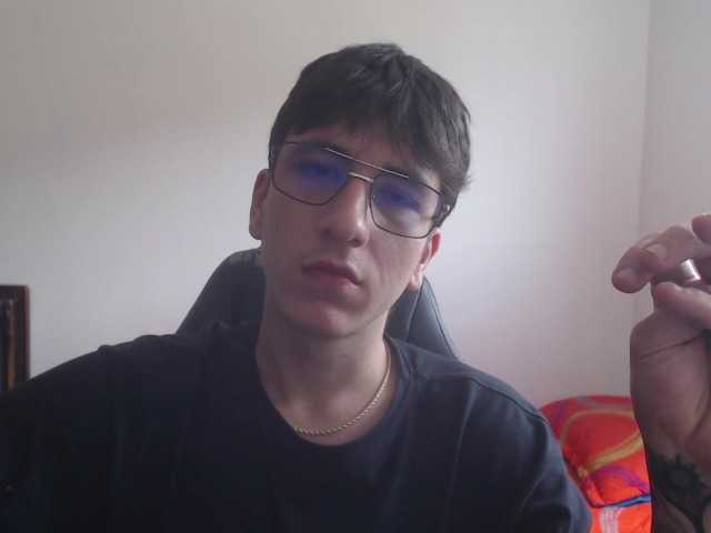 younewMaster live webcam show