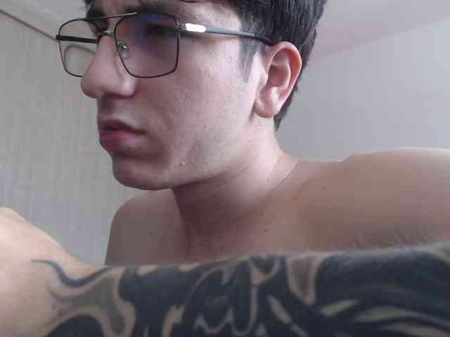 Allekey Live Webcam on BongaCams