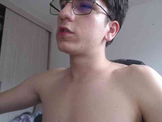 Allekey Live Webcam on BongaCams