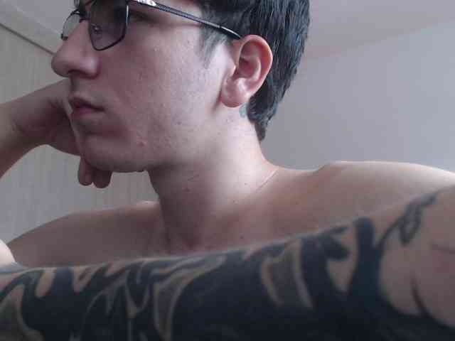 Allekey Live Webcam on BongaCams
