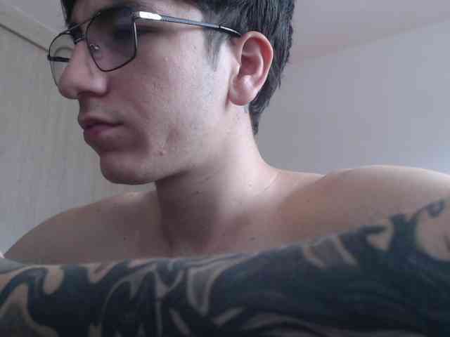 Allekey Live Webcam on BongaCams