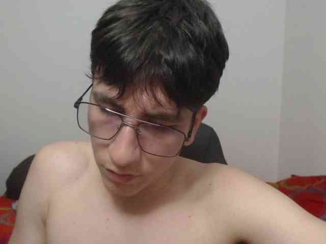 Allekey Live Webcam on BongaCams