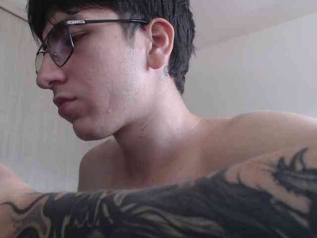 Allekey Live Webcam on BongaCams