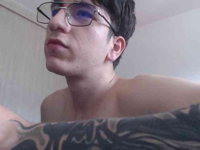 Allekey Live Webcam on BongaCams