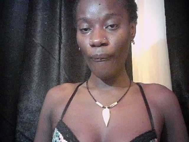 Savagetonguee live cam on BongaCams